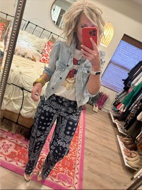Women's Navy Paisley Wide Leg Pull-On Pants